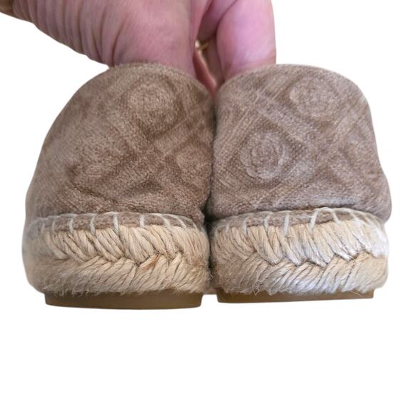 Chanel Beige Black Velvet Camellia CC Cap Toe Espadrilles G29762 IT 38 - Picture 10 of 14